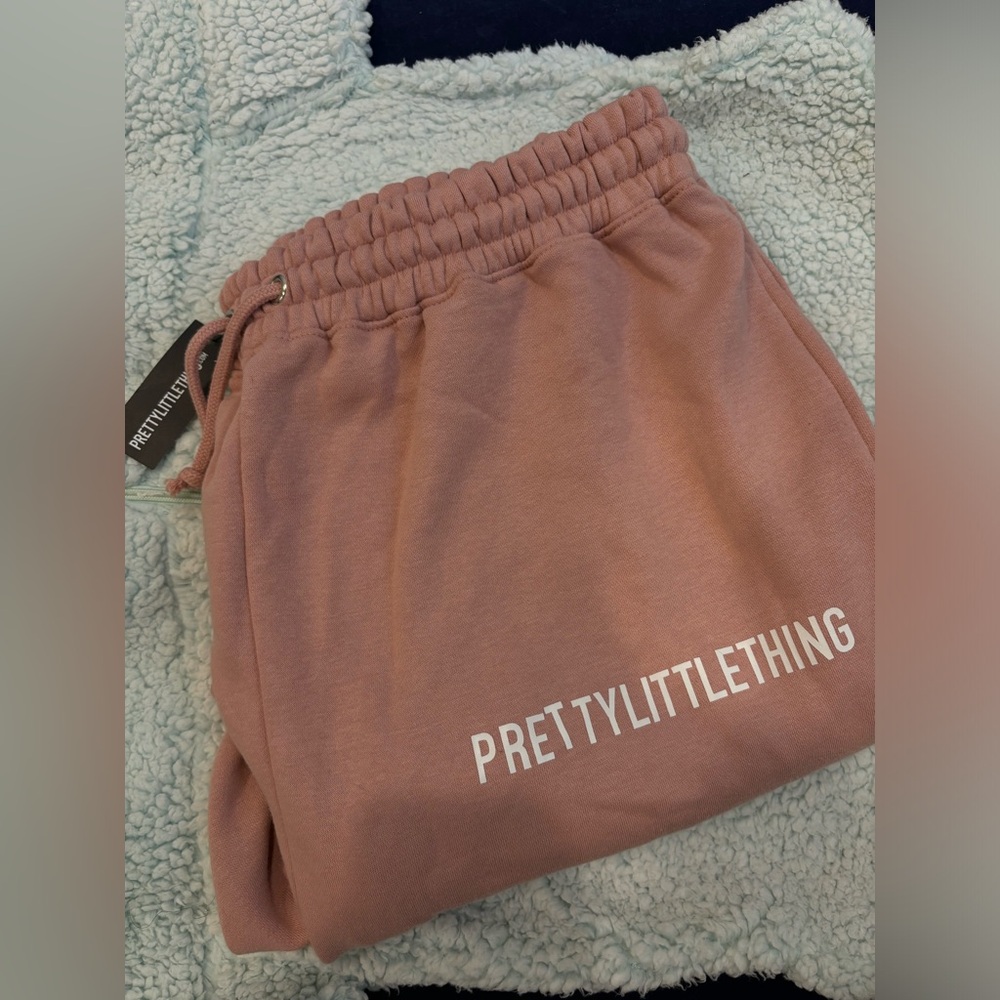PrettyLittleThing Sweats ✨BRAND NEW WITH TAGS✨